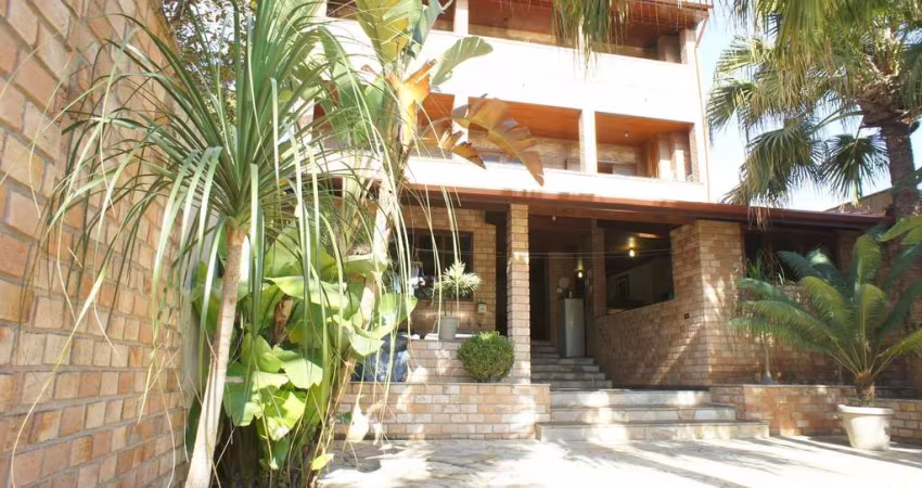 Sobrado mobiliado para venda com 4 dormitórios e piscina na Vila Suíssa em Mogi.