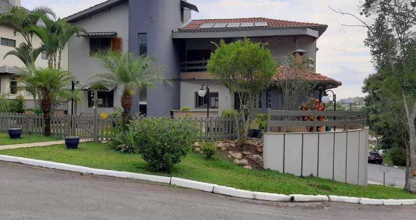 Casa alto padrão com 22 cômodos e 370m² no condomínio Arujá 5 em Arujá - SP