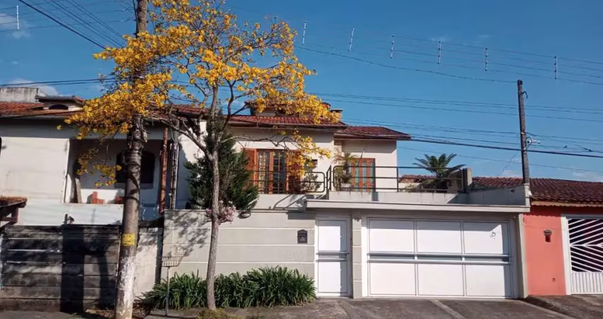 Sobrado para venda com 220m² e uma edícula , 3 dormitórios em Biritiba Mirim.