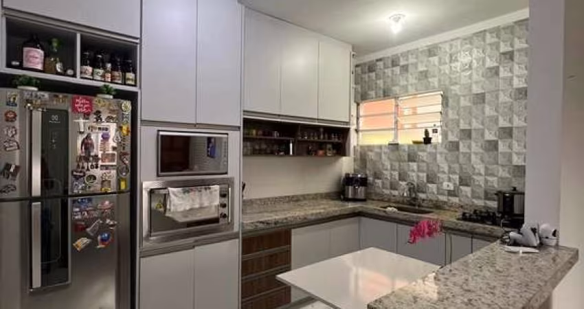 Casa térrea para venda com 2 dormitórios no Botujuru em Mogi das Cruzes.