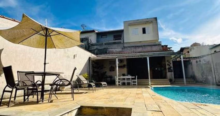 Casa para venda com 4 dormitórios e piscina no Parque Santana em Mogi das Cruzes