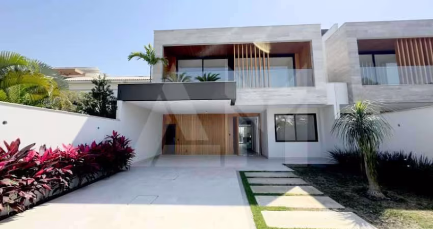 Casa em condomínio fechado com 4 quartos à venda na Rua Ivaldo de Azambuja, Barra da Tijuca, Rio de Janeiro