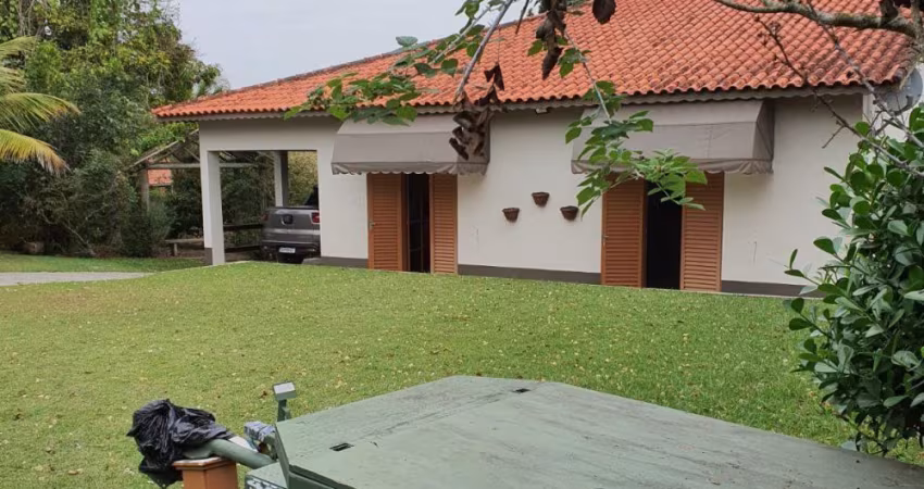 CHÁCARA EM GUARAREMA 3.000M² 03 DORMS./VAGAS/POMAR/PISCINA!!