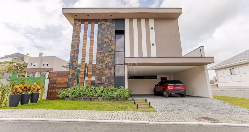 Casa mobiliada com 3 suítes em Santa Felicidade