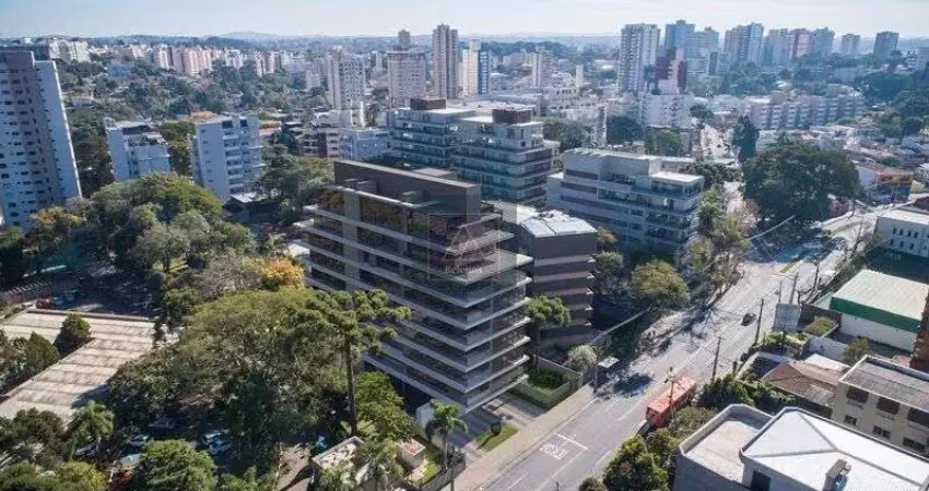 CABRAL - 3 suítes. 3 vagas. 190 m² privativos. Face Norte.