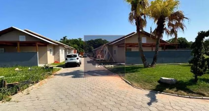 Casa em Condomínio Fechado na Praia de Barra Velha/SC - 2 quartos. 1 suíte. 2 vagas. 39 m²
