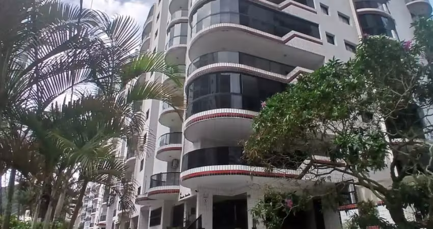 Lindo apartamento já reformado no canto do forte a 300 metros do mar