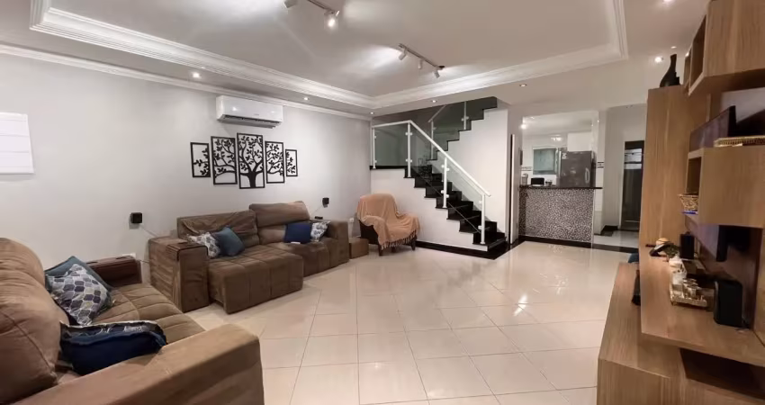 Lindo sobrado com 3 dormitórios no maracanã a 300 metros da praia