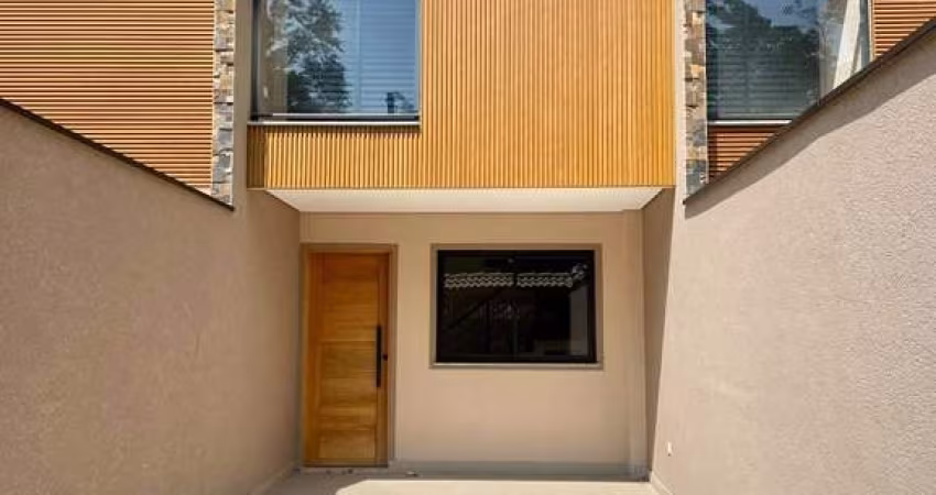 Sobrado frontal 85m², 2 Suítes, 2 Vagas, Quintal para vender no Parque do Carmo