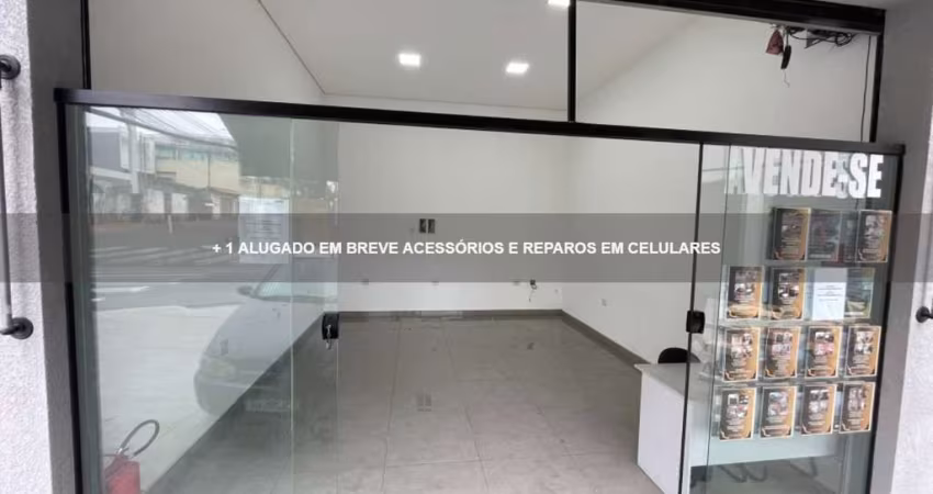 Salão comercial 23m², fino acabamento e porta de aço automática para alugar em Itaquera - São Paulo/SP.