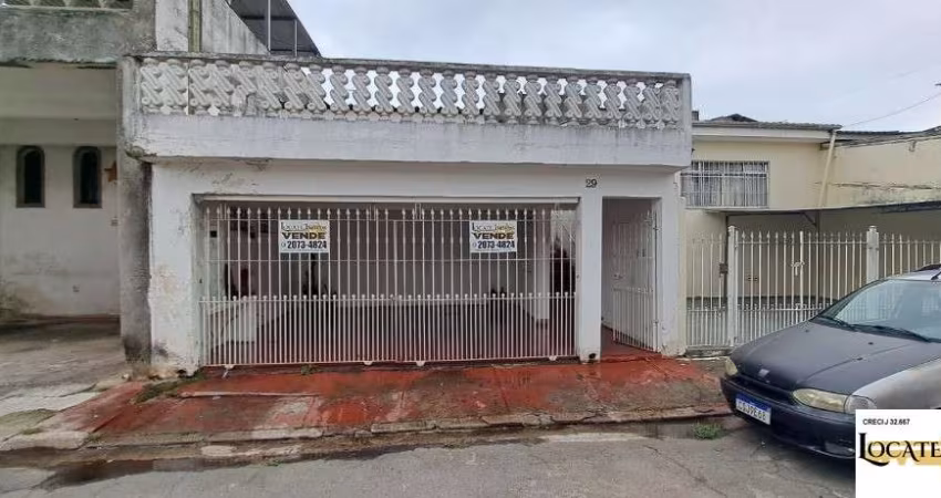 CASA ASSOBRADADA À VENDA: Com 3 dorms, sendo 1 suíte, 2 vagas cobertas,1 terraço com 20 M² na frente e outro nos fundos com 15 M² Itaquera, Z/L, S.P.
