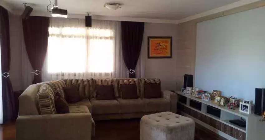 Linda residencia em condomínio de alto padrão no mossungue