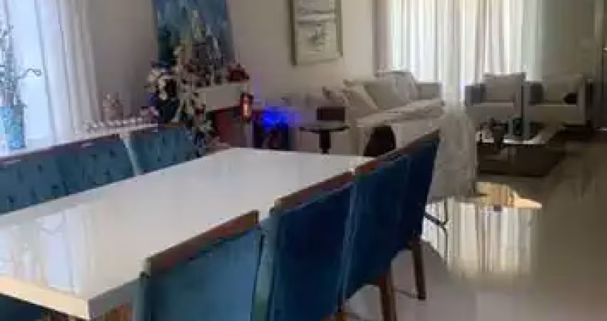 Linda residência mobiliada em condomínio próximo a av manoel ribas