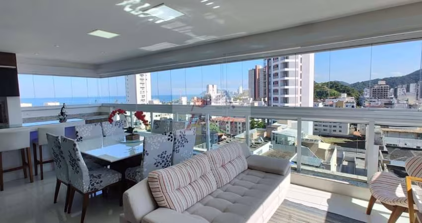Apartamento com 3 suítes  decorado com vista mar à venda na praia da Enseada