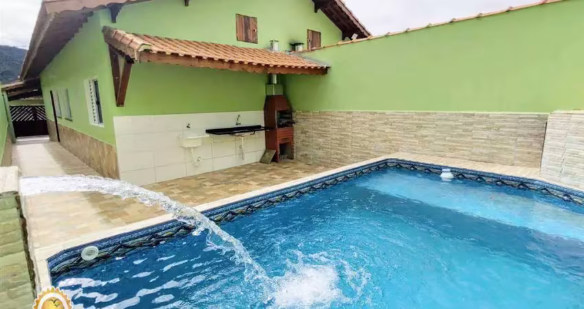 Casa de 02 dormitórios sendo 01 súite com piscina-Bairro Pedreira-Mongaguá