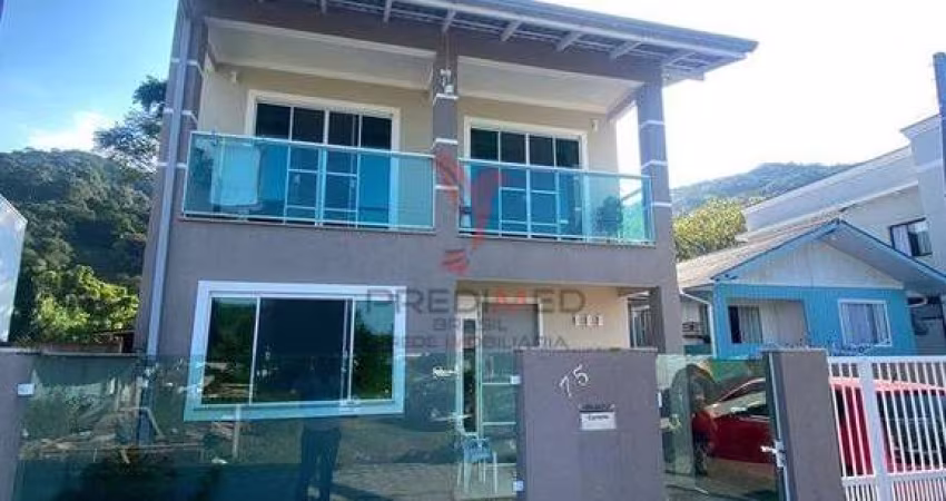 Maravilhoso sobrado com alto padrão de acabamento,  venha conferir sua nova moradia!