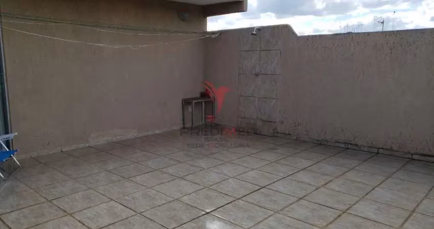 RARIDADE. DUPLEX DE 2 QUARTOS NA 714 NORTE