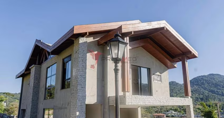 Linda casa em condomínio fechado , no Bairro  Casa Branca em Itapema,  SC