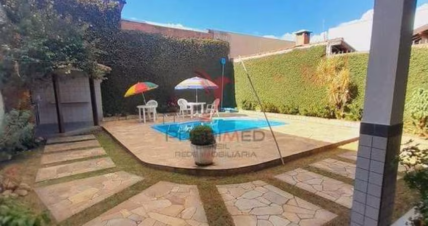 Excelente Sobrado de 4 Quartos, área Gourmet, Piscina na Vila Paraíba, Guaratinguetá