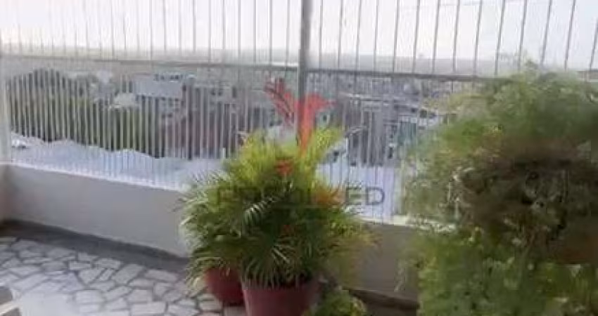 Vende-se casa com 4 Quartos,2 Suites, 2 Varandas , bela vista no centro da cidade