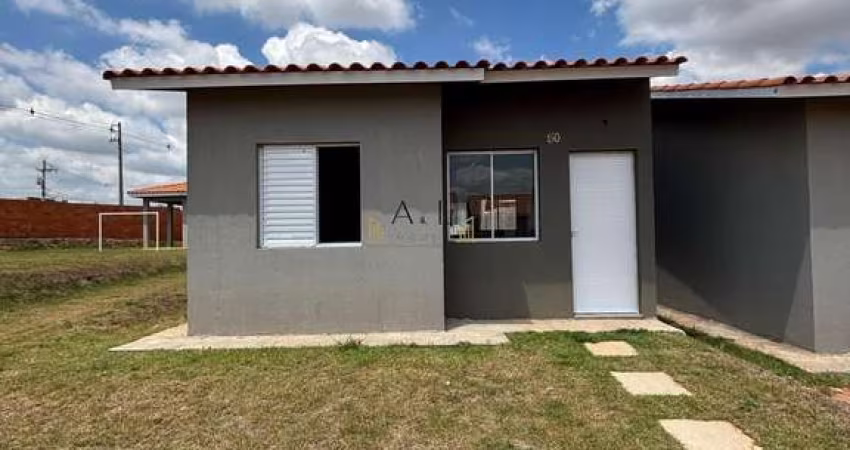 Casa com 2 dormitórios à venda, 49m² por R$275.000,00 - Condomínio Residencial F