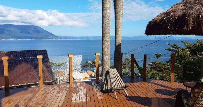 Casa com 3 dormitórios à venda, 220 m² por R$ 2.500.000,00 - Ribeirão da Ilha - Florianópolis/SC