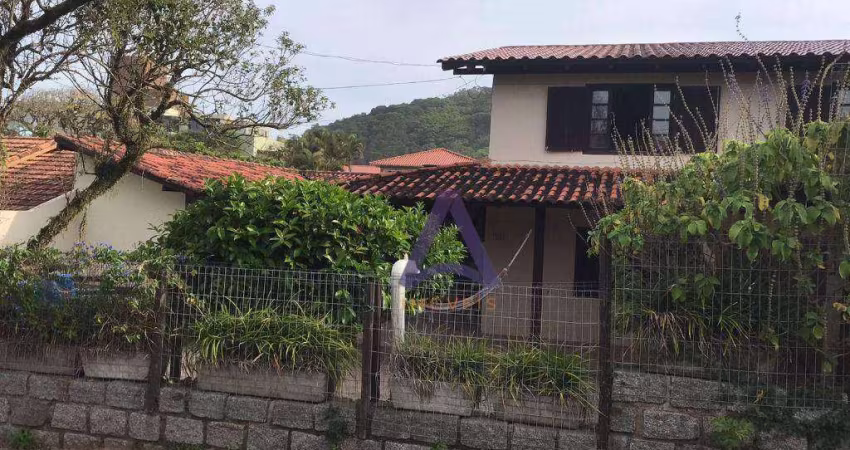 Casa com 3 dormitórios à venda, 273 m² por R$ 2.000.000,00 - Morro das Pedras - Florianópolis/SC