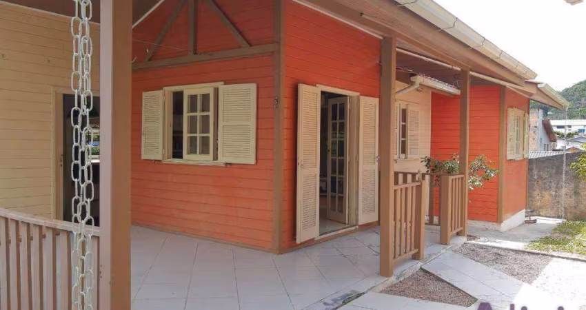 Casa com 3 dormitórios à venda, 120 m² por R$ 900.000,00 - Rio Tavares - Florianópolis/SC
