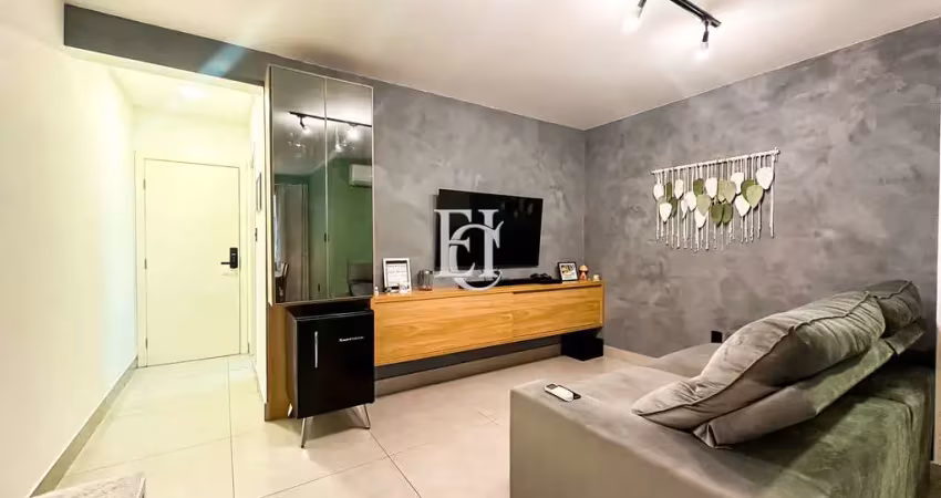 Apartamento reformado, espaçoso e com localização privilegiada no estreito