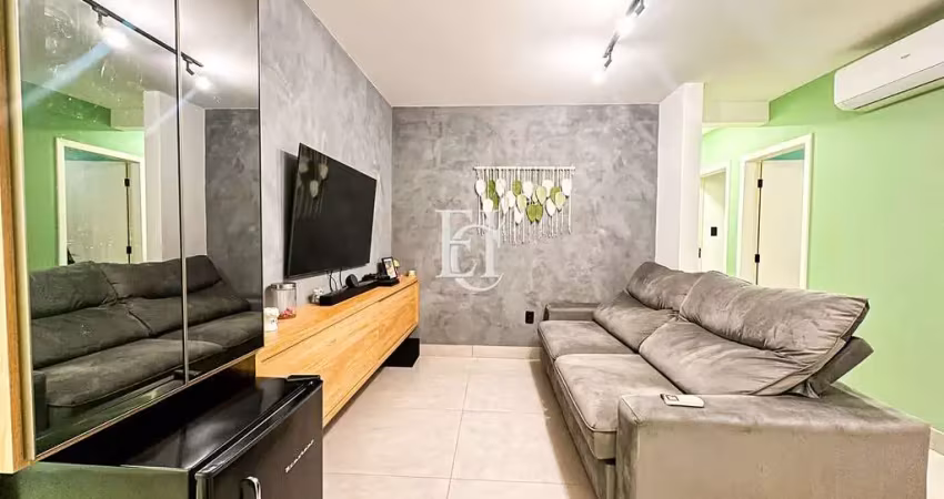Apartamento reformado, espaçoso e com localização privilegiada no estreito