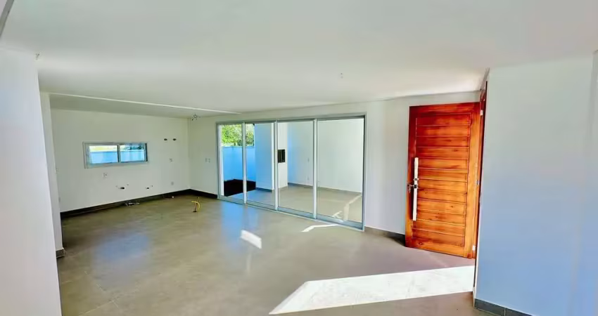 Casa nova com alto padrão no coração do ribeirão da ilha