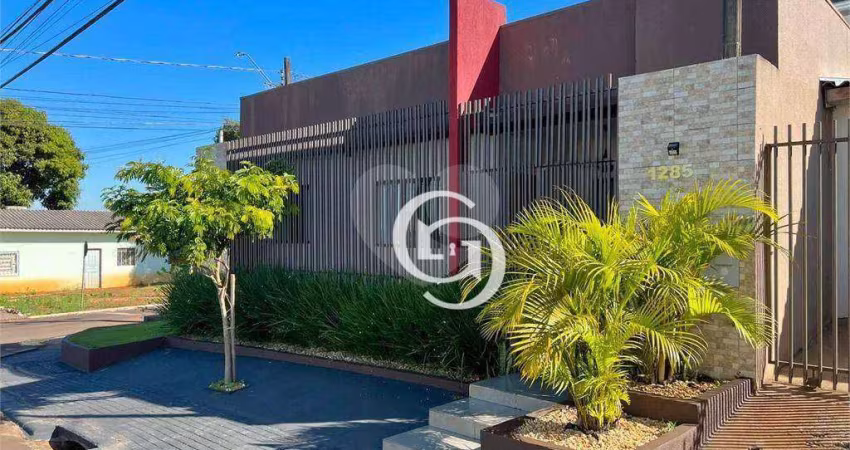 Sobrado com 3 dormitórios à venda, 190 m² por R$ 700.000,00 - Brasília - Cascavel/PR