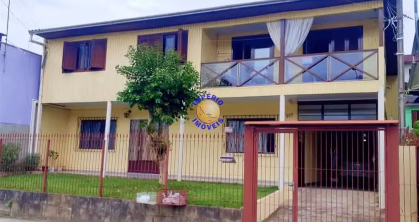 Império imóveis, vende casa mista com 03 moradias, localizada no bai