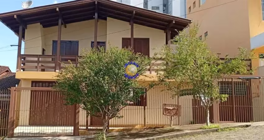 Império imóveis, vende casa com 02 moradias, localizada no bairro tr