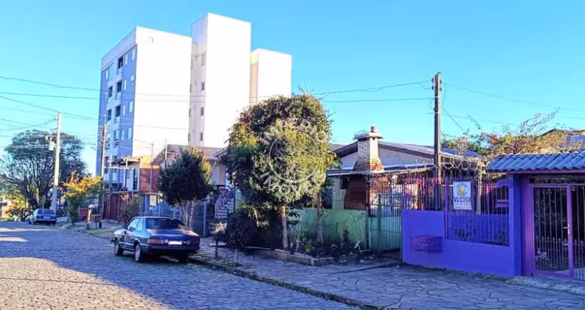 Excelente investimento, 02 casas com 05 dormitórios e mais 01 sala comercial, localizada no bairro kayser.