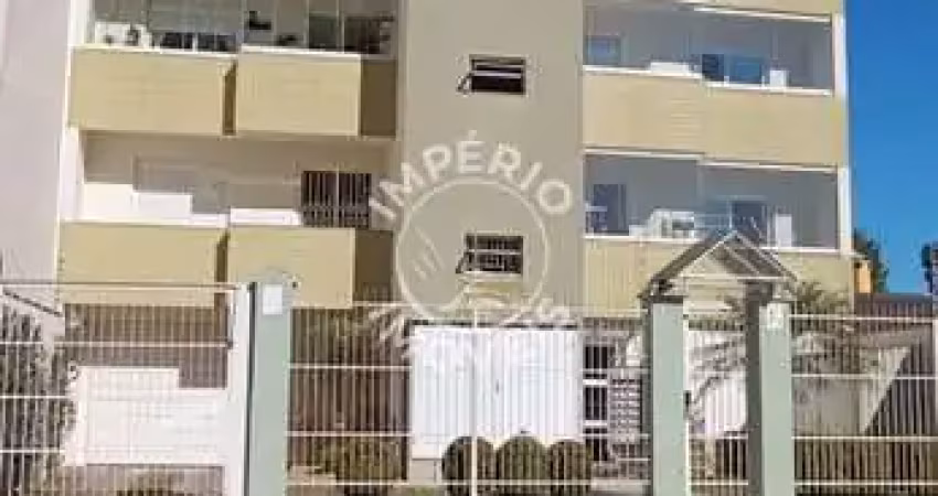 Apartamento semimobiliado - 02 dormitórios, 01 sendo suíte - localizado no bairro kayser.