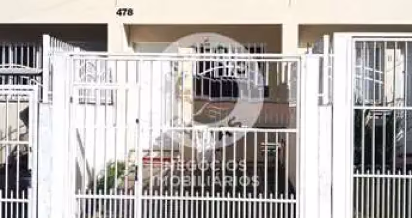 Sobrado triplex, semimobiliado com entrada individual - 02 dormitórios - localizado no bairro esplanada.