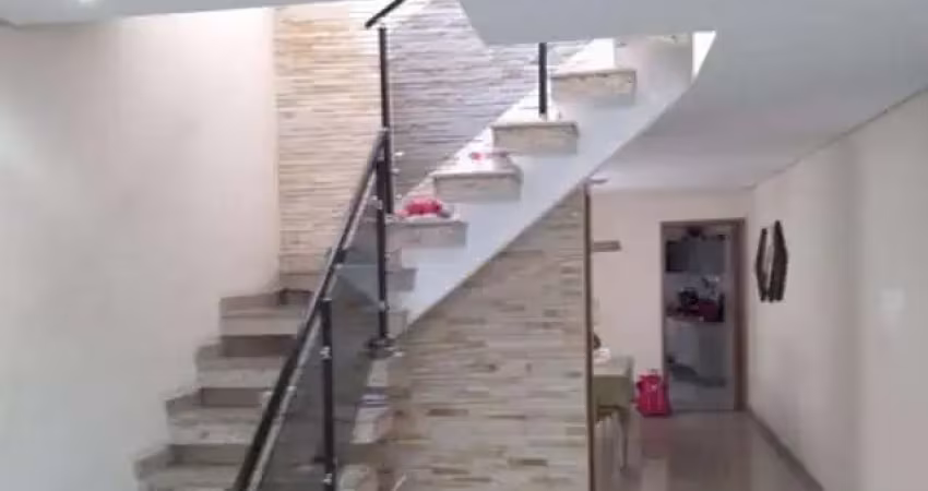 Sobrado Espaçoso à Venda ? 298m² de Conforto e Lazer!