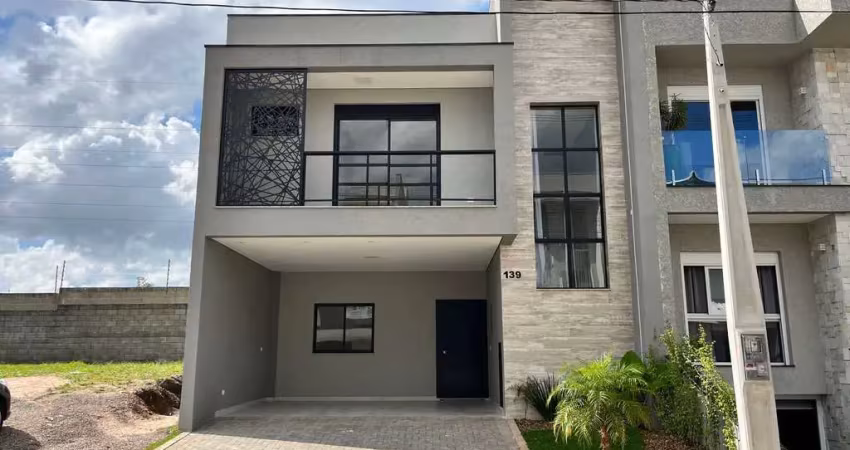 Sobrado alto padrão em condomínio fechado, 140m², 3 quartos e churrasqueira