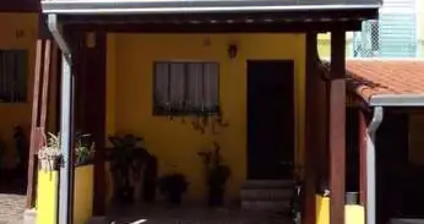 Sobrado à Venda em Jardim Dayse, Ferraz de Vasconcelos - SP
