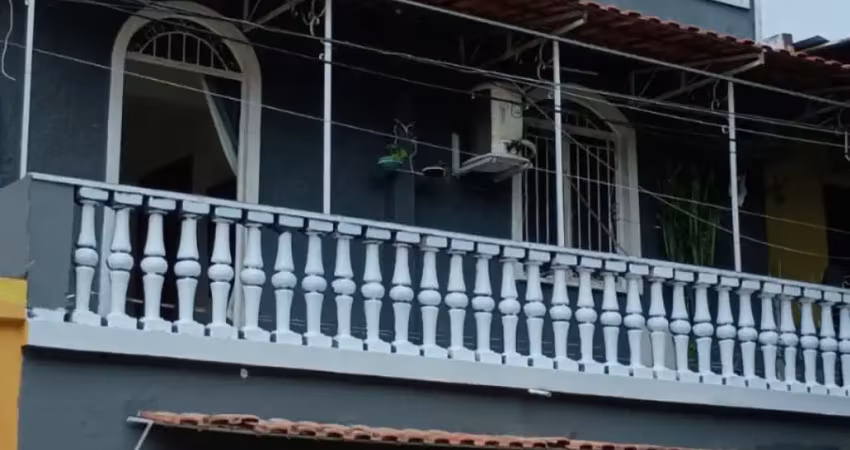 Vendo - linda casa no conjunto eldodaro - pq 10 proximo a praça do carangueijo.