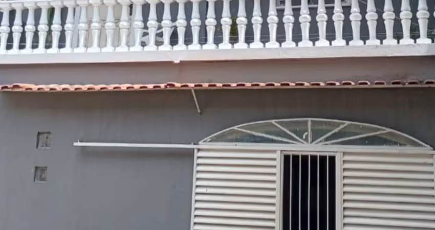 Vendo - linda casa no conjunto eldodaro - pq 10 proximo a praça do carangueijo.