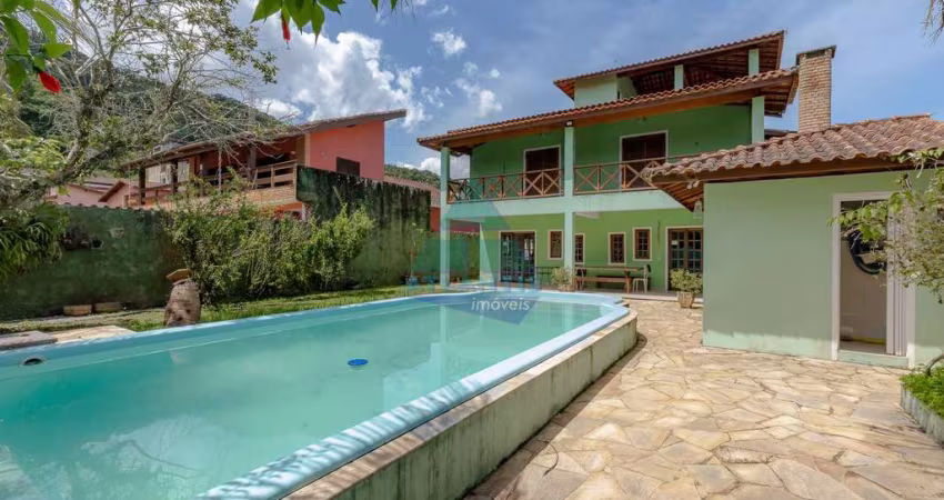Casa com 7 suítes, Praia da Lagoinha,Condomínio Samola-Cód 2610