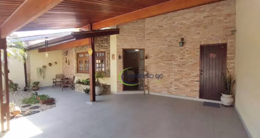 Casa térrea com mezanino e lareira no jardim das indústrias - 3 dormitórios e área gourmet!