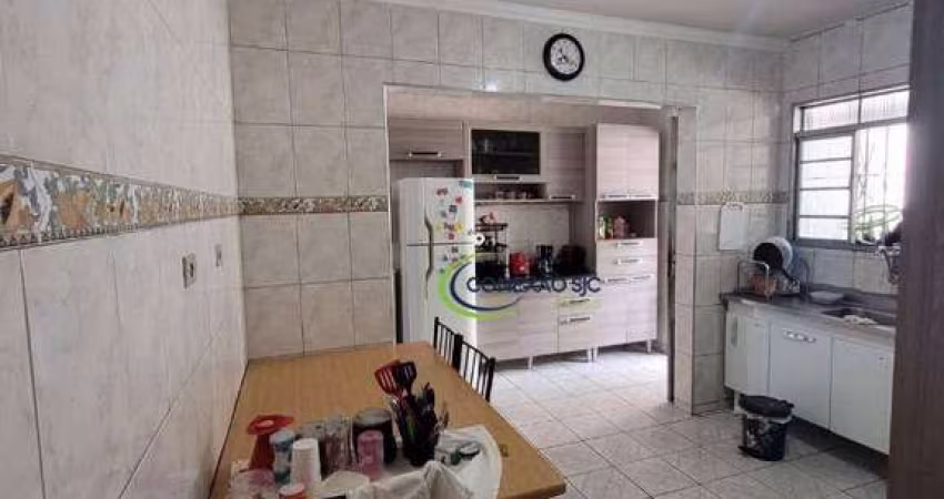 casa térrea de 4 dormitórios com suíte e uma edícula completa nos fundos e 3 vagas garagem cobertas