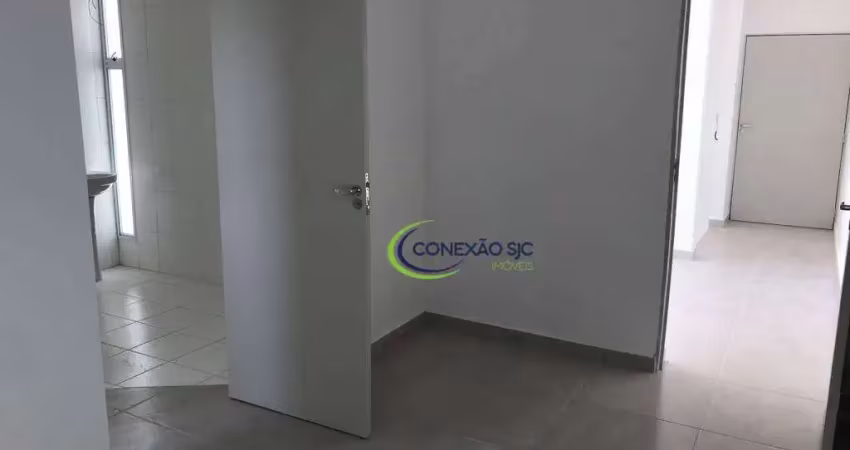 Apartamento adaptado para cadeirantes de 1 dormitório e 1 vaga de garagem descoberta.