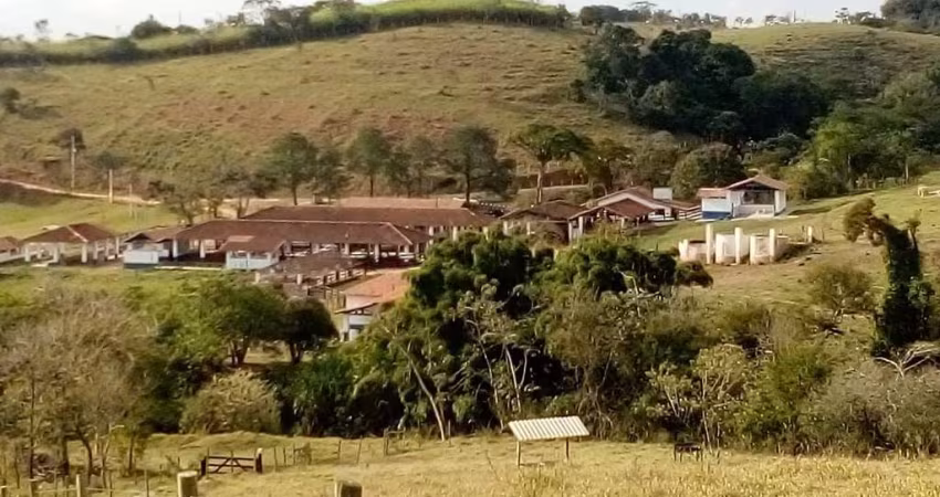 Fazenda com 3 dormitórios à venda, 2782624 m² por R$ 13.500.000,00 - Eugênio de Melo - São José dos Campos/SP