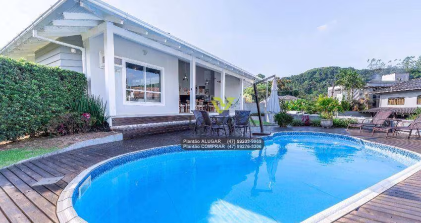 Belíssima casa, SEMI MOBILIADA, localizada no charmoso condomínio  City Figueiras - Bairro Vorstadt - Blumenau SC