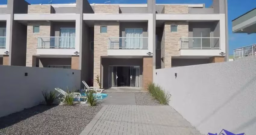 Triplex com piscina a 1 quadra da praia n°01 do lote 10