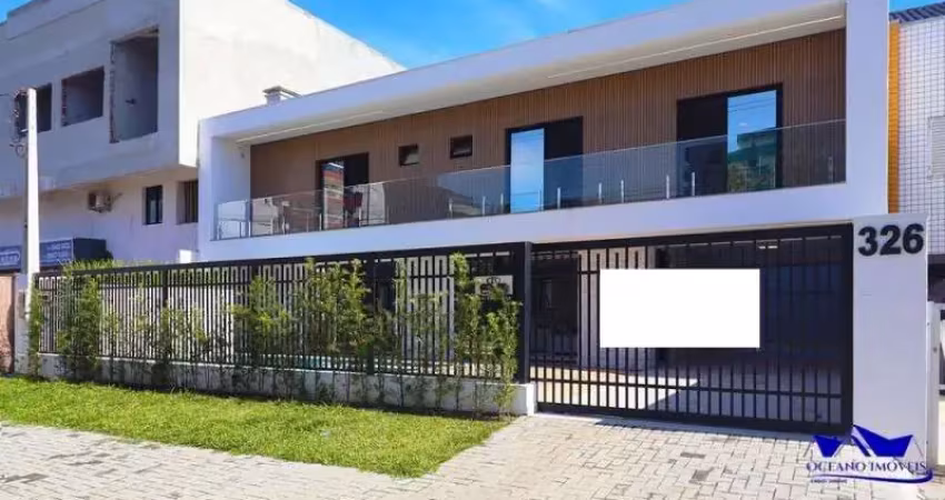 Casa central  com incrível piscina e 4 suítes, região central de guaratuba
